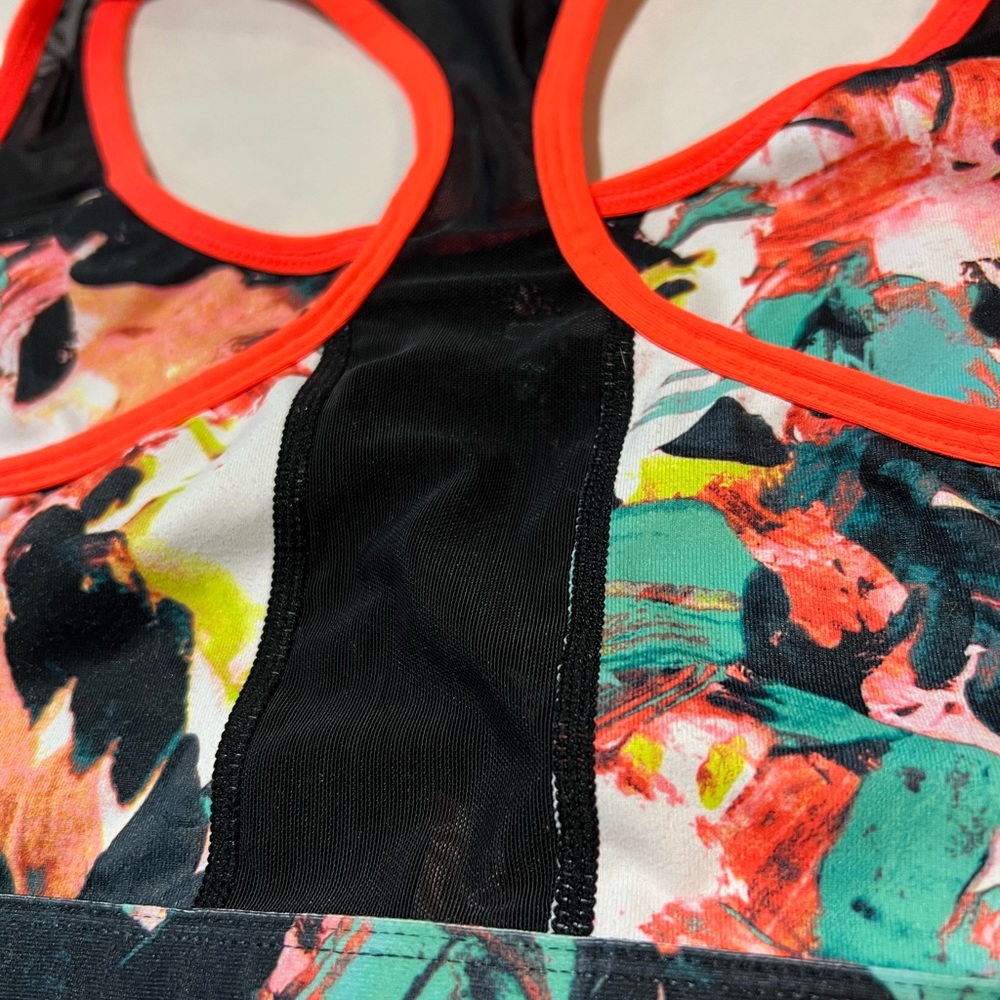 Fabletics Sports Bra - Picture 4 of 8